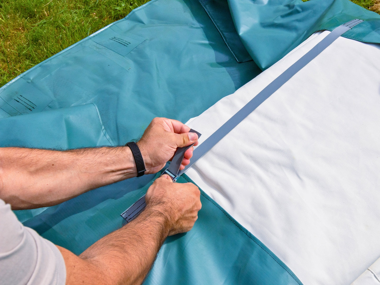 MZU P-10 Mannschafts- und Unterkunftszelt (5,0 x 4,7 m) - mit Aluminiumgerüst