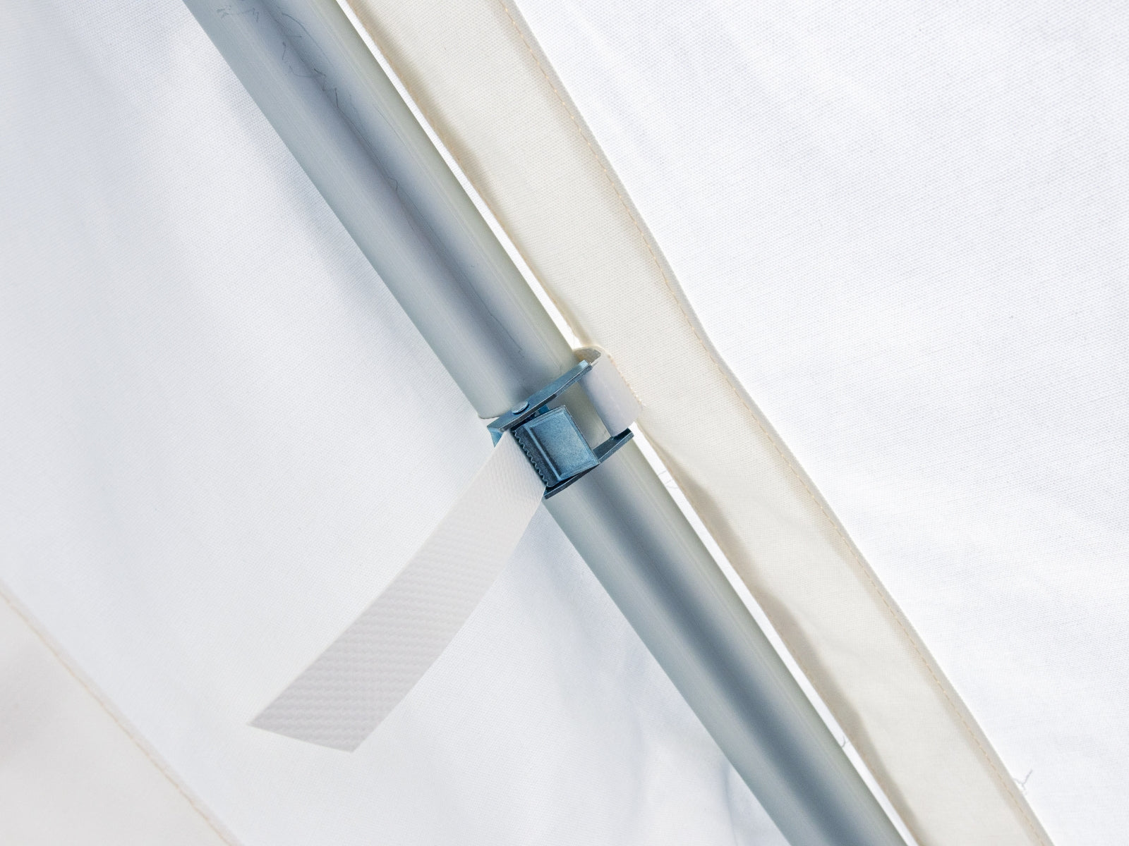 MZU P-10 Mannschafts- und Unterkunftszelt (5,0 x 4,7 m) - mit Aluminiumgerüst