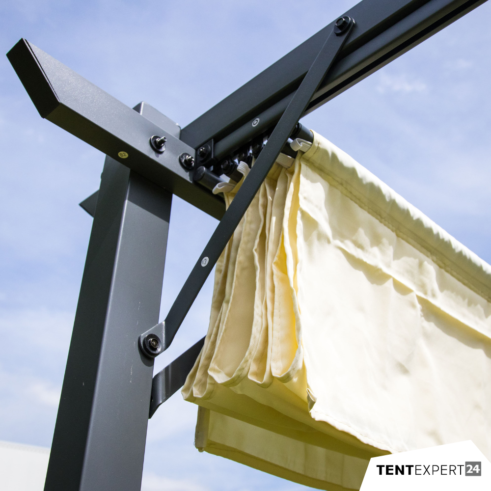 Freistehende Pergola von Tentexpert24 mit pulverbeschichtetem Stahlgestell und halb geöffnetem, wasserabweisendem Textildach in Beige.