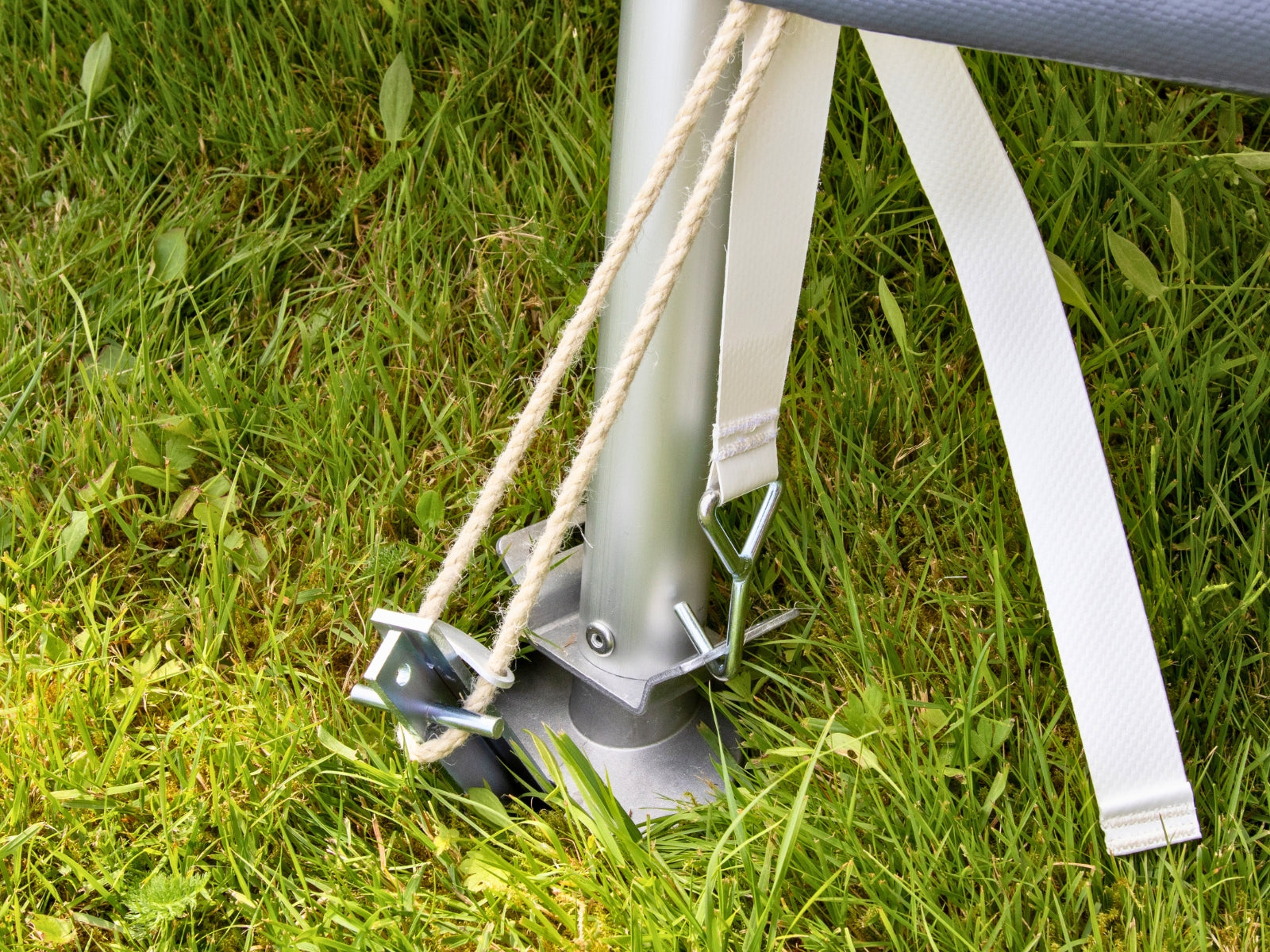 MZU P-10 Mannschafts- und Unterkunftszelt (5,0 x 4,7 m) - mit Aluminiumgerüst