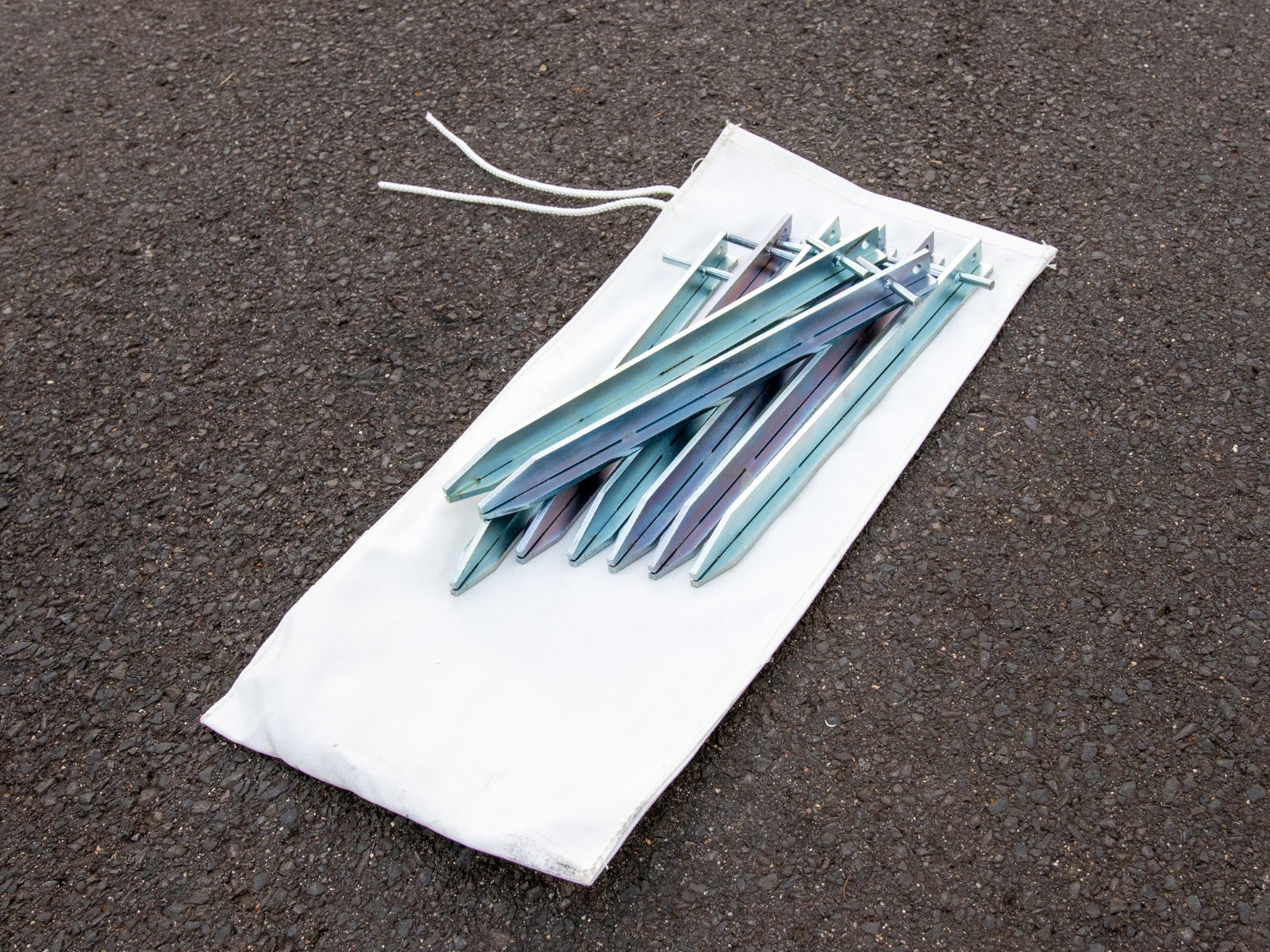 MZU P-10 Mannschafts- und Unterkunftszelt (5,0 x 4,7 m) - mit Aluminiumgerüst