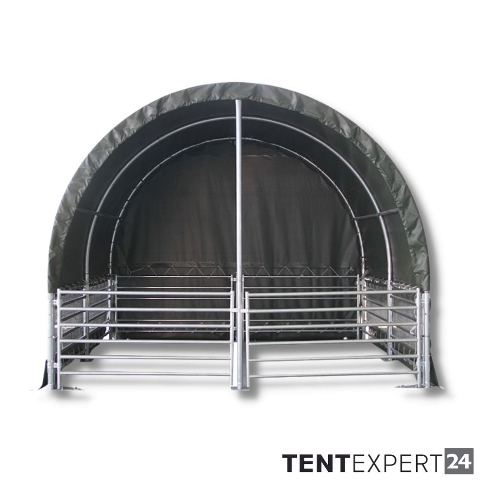 Robuste Rundbogenhalle / Weidezelt 4x4m inkl. Gatter in Dunkelgrün mit 750g/m² schwerer PVC-Plane. Winterfestes Weidezelt für Landwirtschaft und Lagerung, 3,15m Firsthöhe, UV-beständig und wasserdicht. Professionelle Überdachung für Tiere oder Maschinen von tentexpert24.de.
